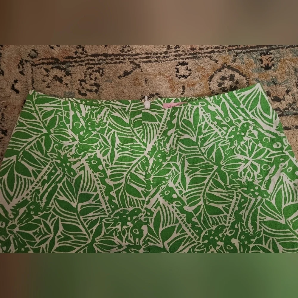Lilly Pulitzer Green Tropical Print Cotton Shorts Size 2 Resort Prep